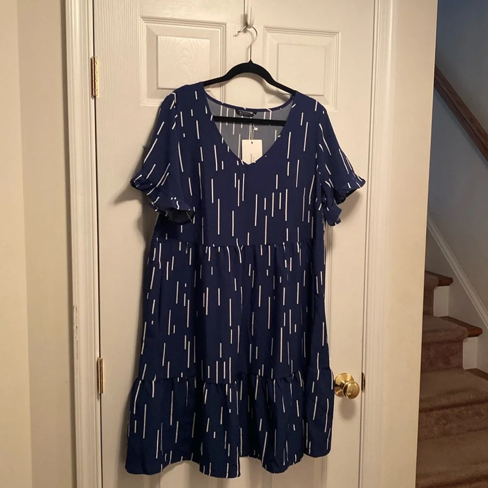 Brand New BloomChic Navy Dress…size 14-16 - Picture 1 of 6